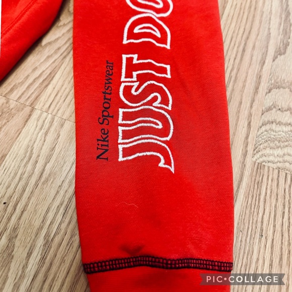 Nike Sportswear Pullover Hoodie - Picture 3 of 8